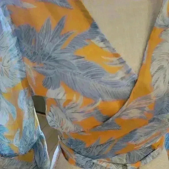 Goodnight Macaroon Wrap Top - Picture 3 of 8